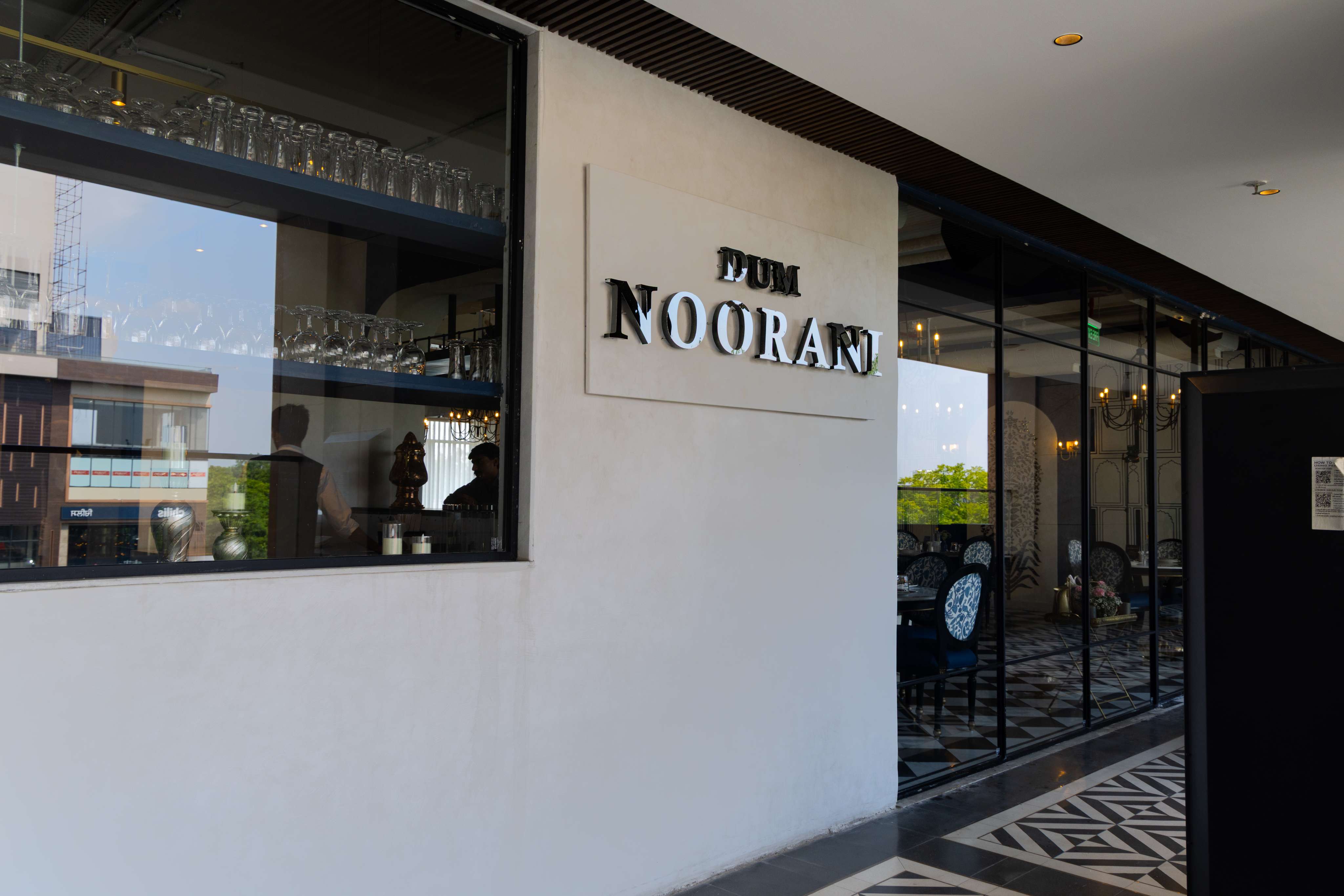 Dum Noorani dining ambiance